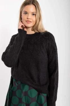 Danaarluk Sweater Black