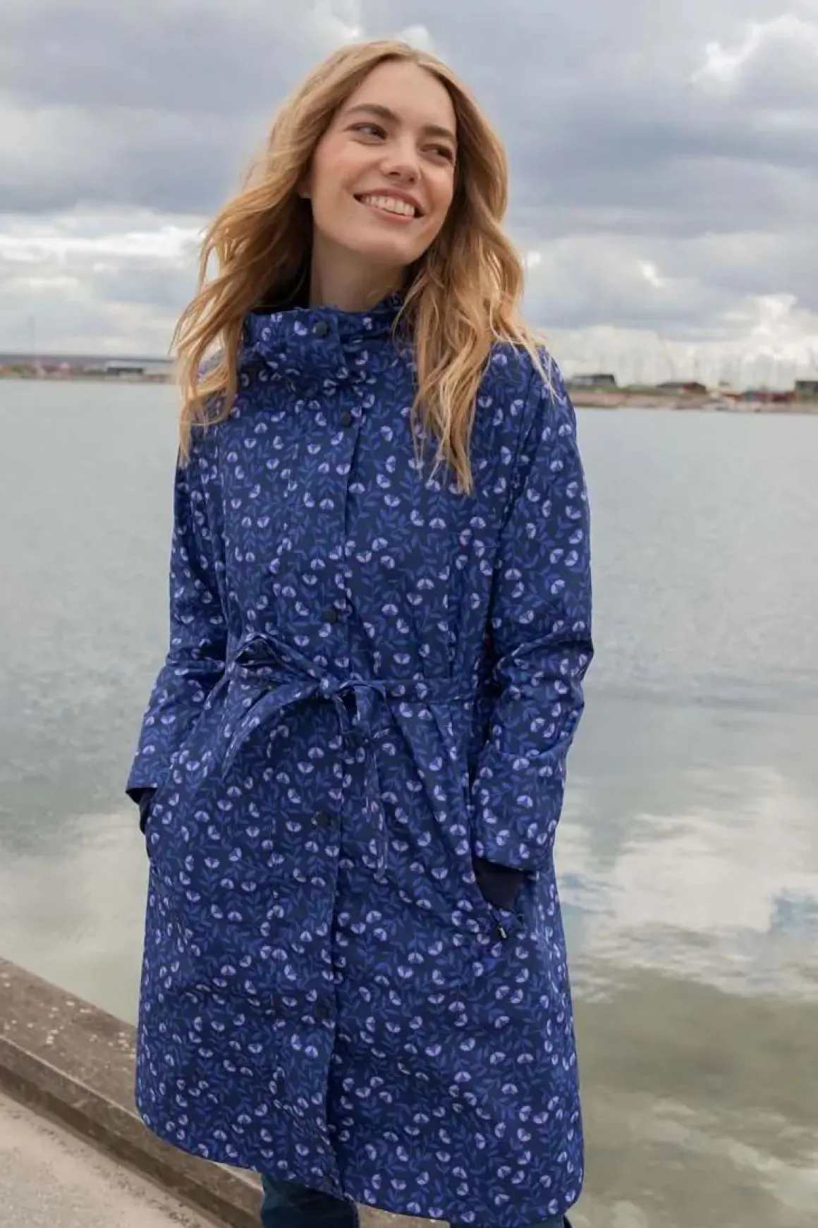 Danelisabeth Raincoat Navy/Lilac Fleurie