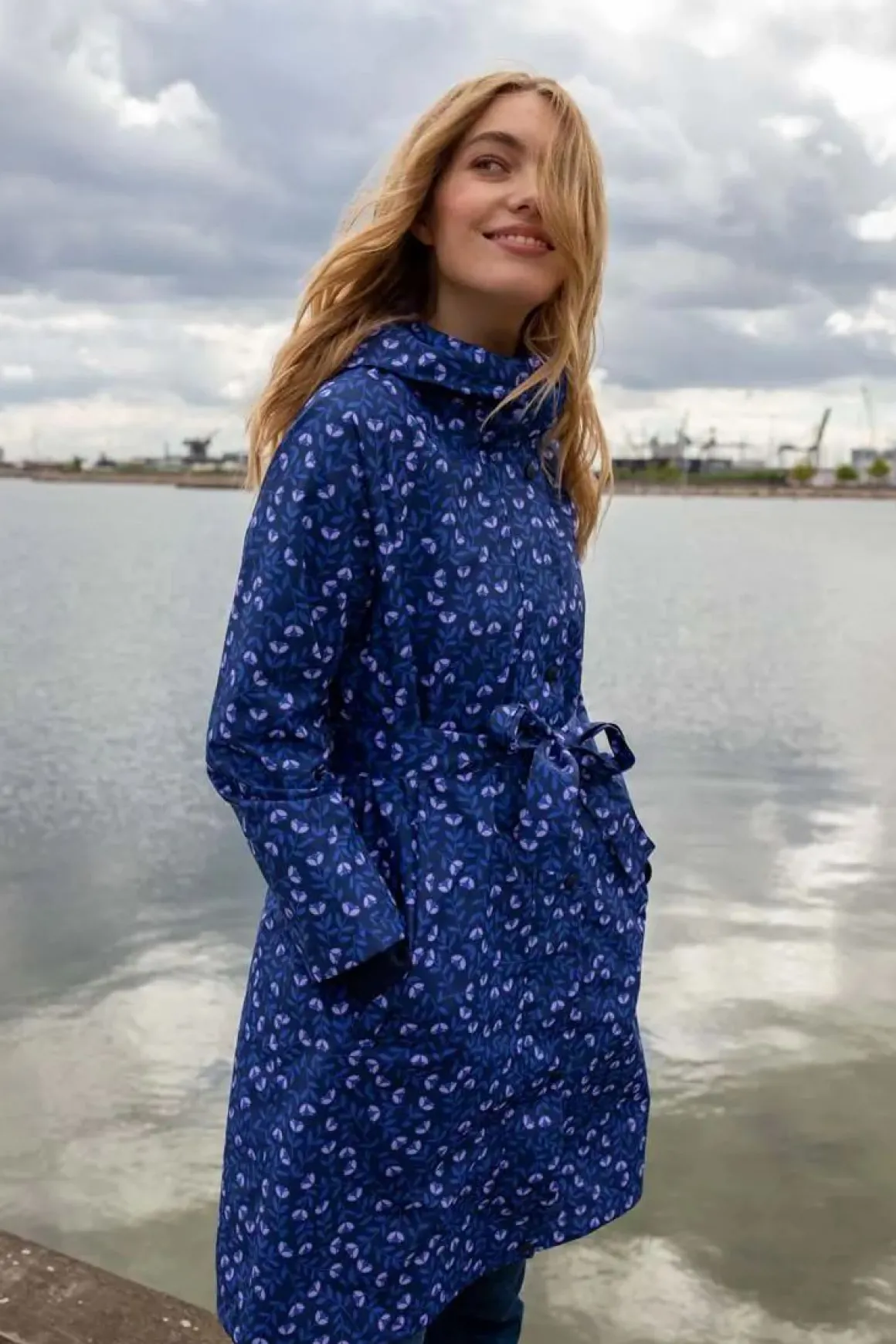 Danelisabeth Raincoat Navy/Lilac Fleurie